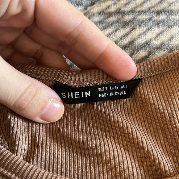 crop top - Picture 3 of 3